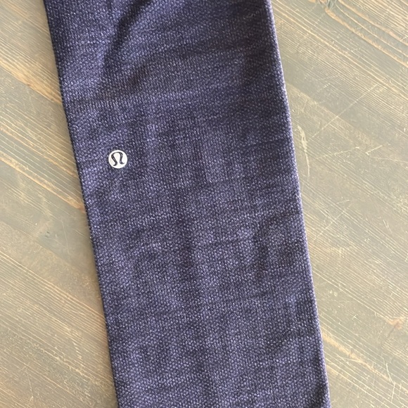Lululemon leggings EUC - Picture 3 of 4